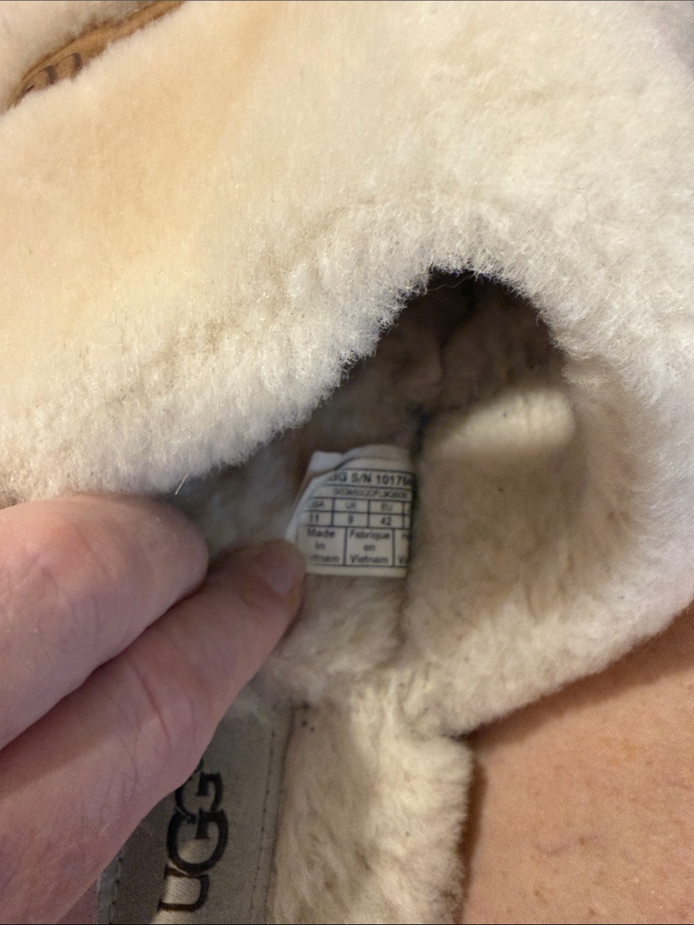 UGG Cream and Chestnut Shearling Mule Slippers floor model - Picture 6 of 6